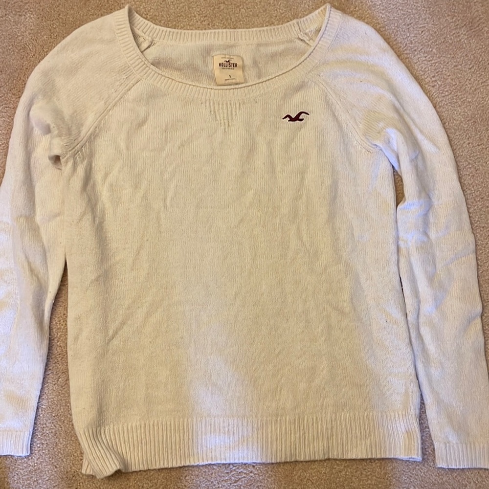 Hollister White Round Neck Sweater